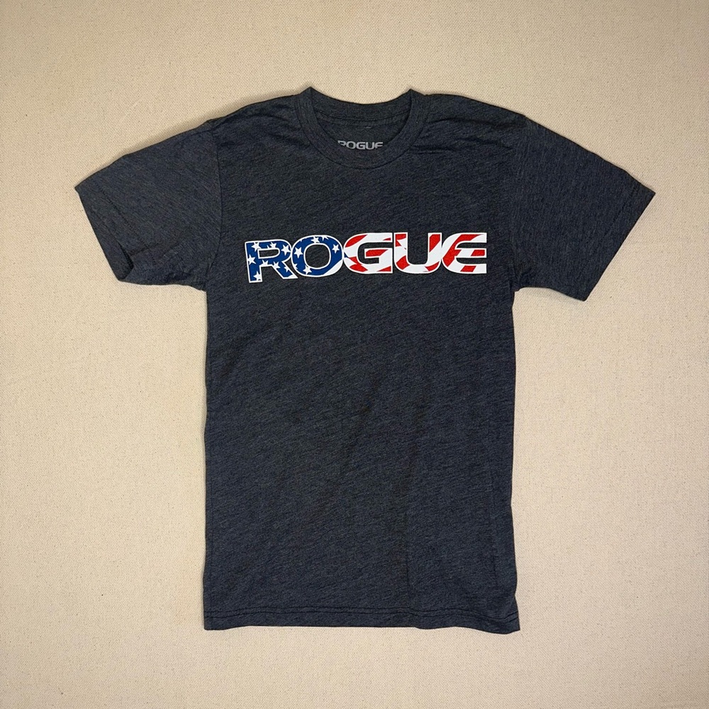 NWOT Rogue Fitness T Shirt Men's Size XS Gray USA Flag Stars Stripes Graphic